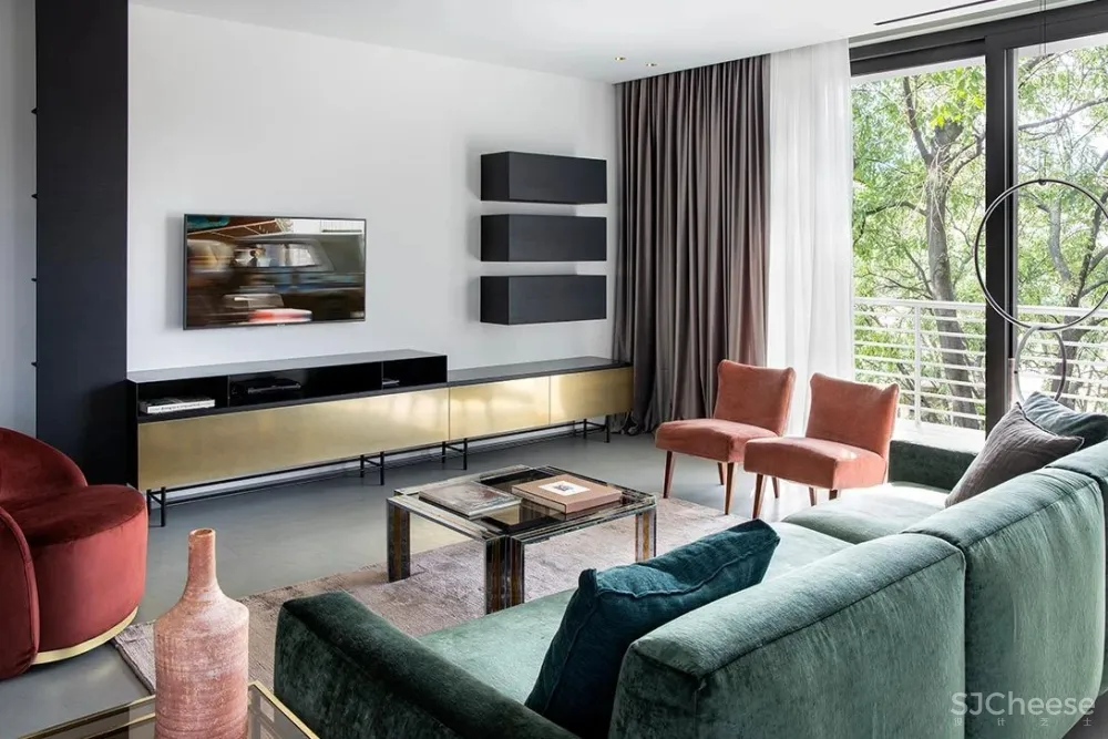 如何把高姿态的天鹅绒运用得优雅又接地气?这个家一定是个完美示范