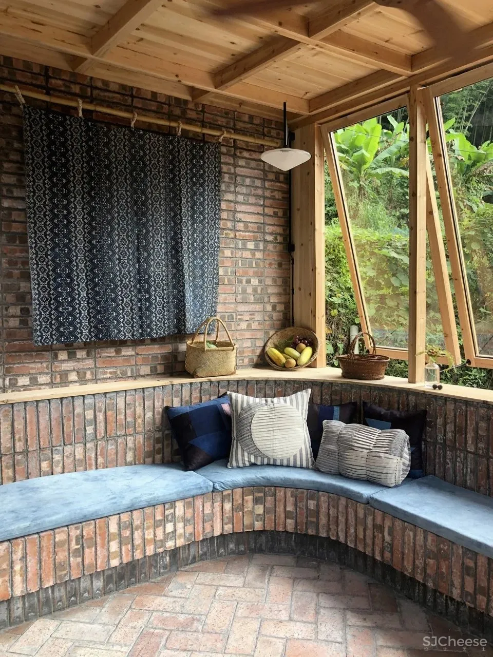 砖与木材讲述百年村落的故事 井上民宿