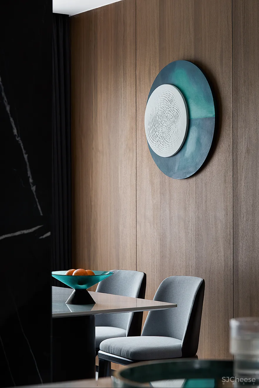 255㎡极简别墅,黑白灰太有格调了!