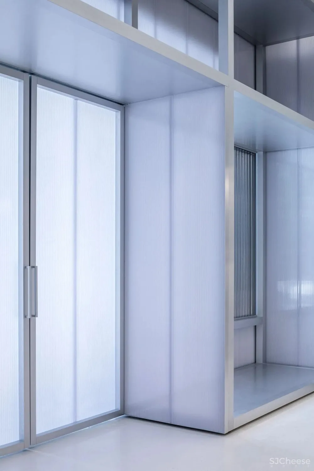 迈阿密设计街区的Off White,可不只是一家商店