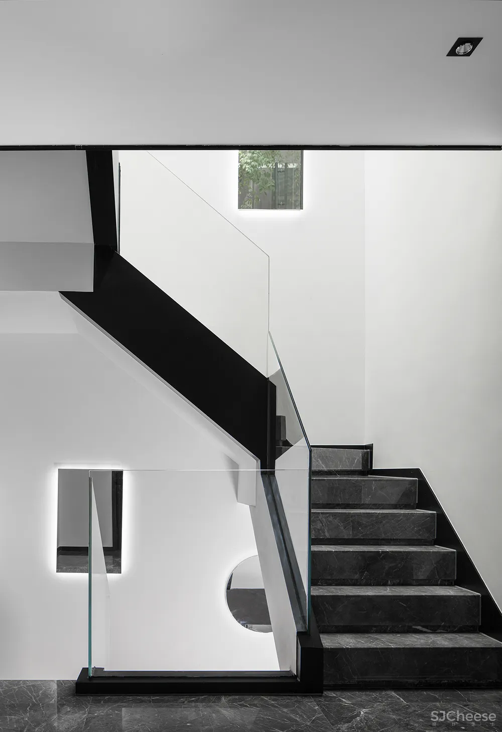 255㎡极简别墅,黑白灰太有格调了!