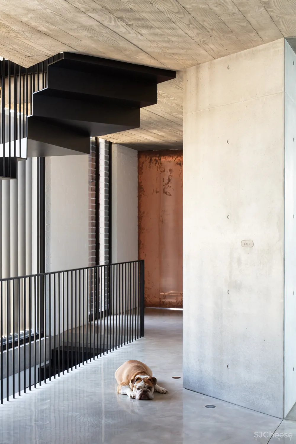 乡下盖房子,用这种木纹混凝土,温暖又高级!