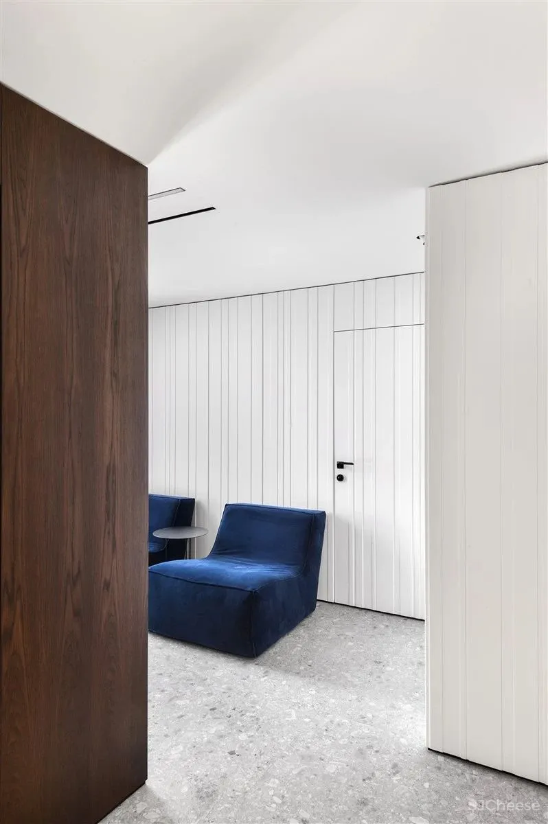 170㎡顶层复式,极简轻奢!