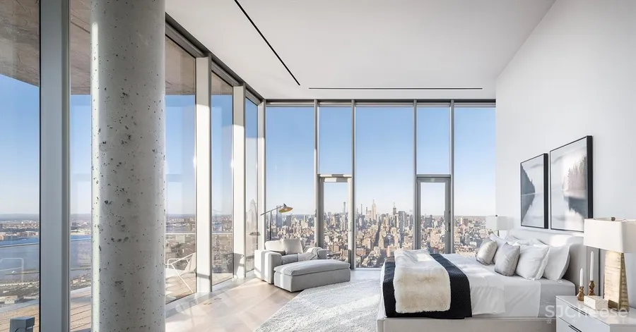 毛坯感的顶层公寓，一个月租金68万，三种软装陈设，哪种更高级？