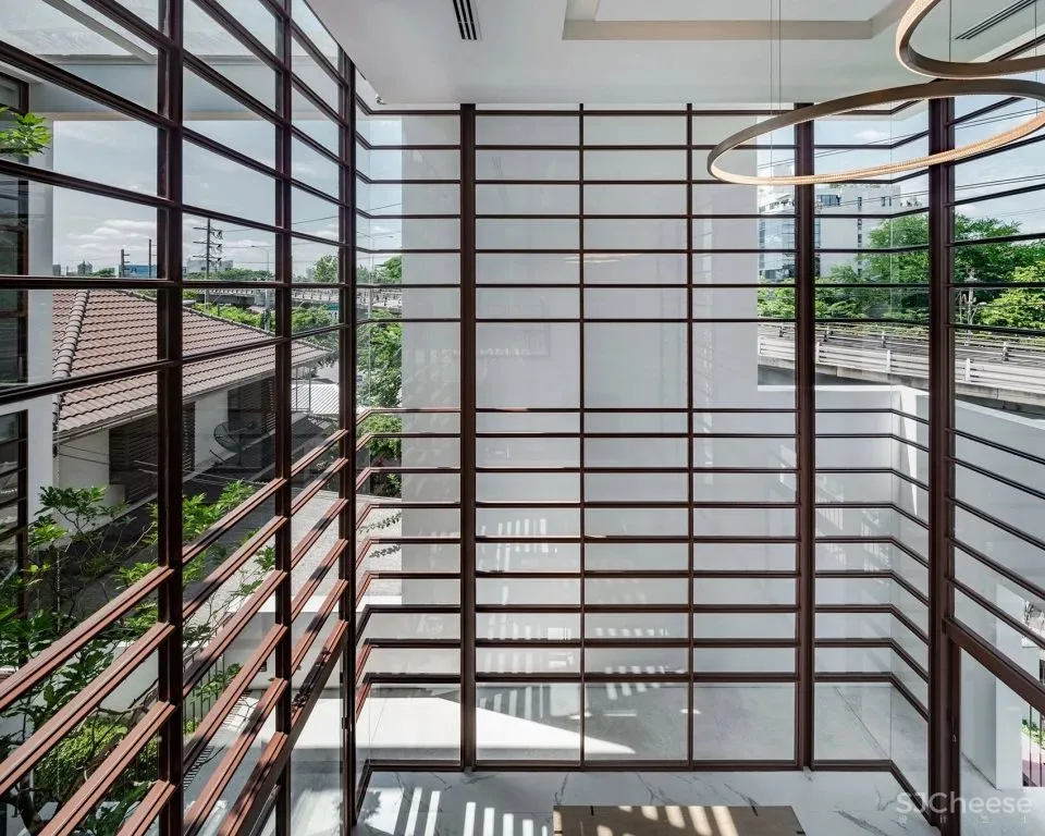 这个住宅让树都飘了!它是怎样做到的?