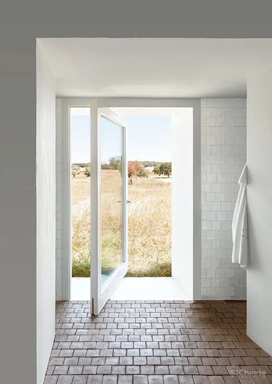 乡下民宿越做越精致，它们却反其道而行：越简陋越高级