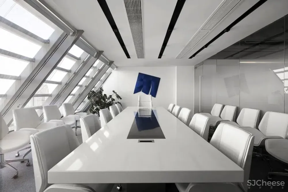 黑白简趣空间，90后都爱的个性潮地 珀阁室内设计