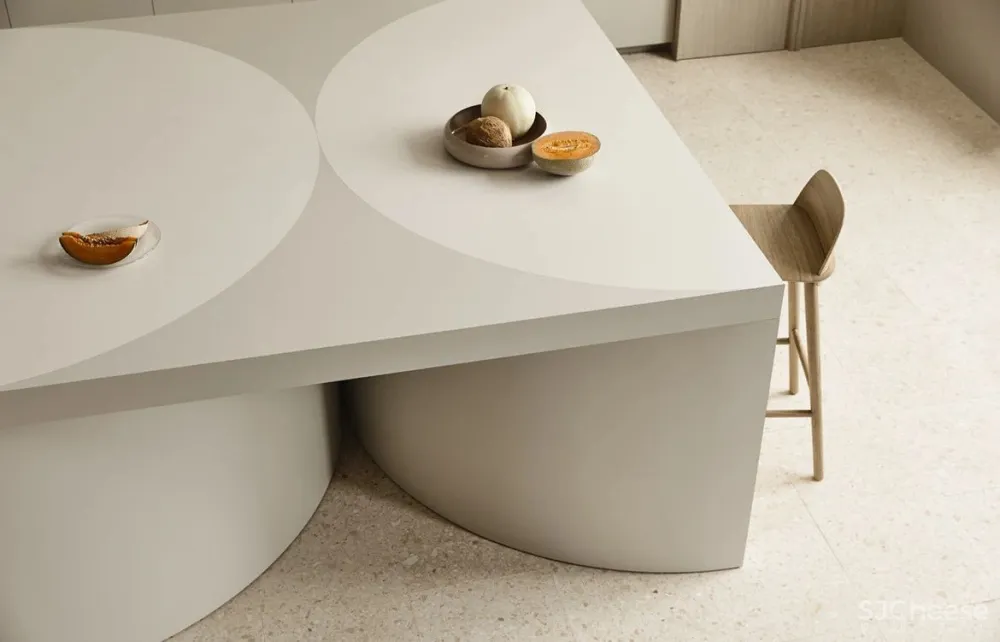 厨房加个中岛，小家也能住出豪宅感