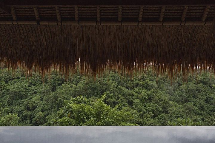 将一个有100年历史的巴厘岛房子改造成一个禅宗静修所