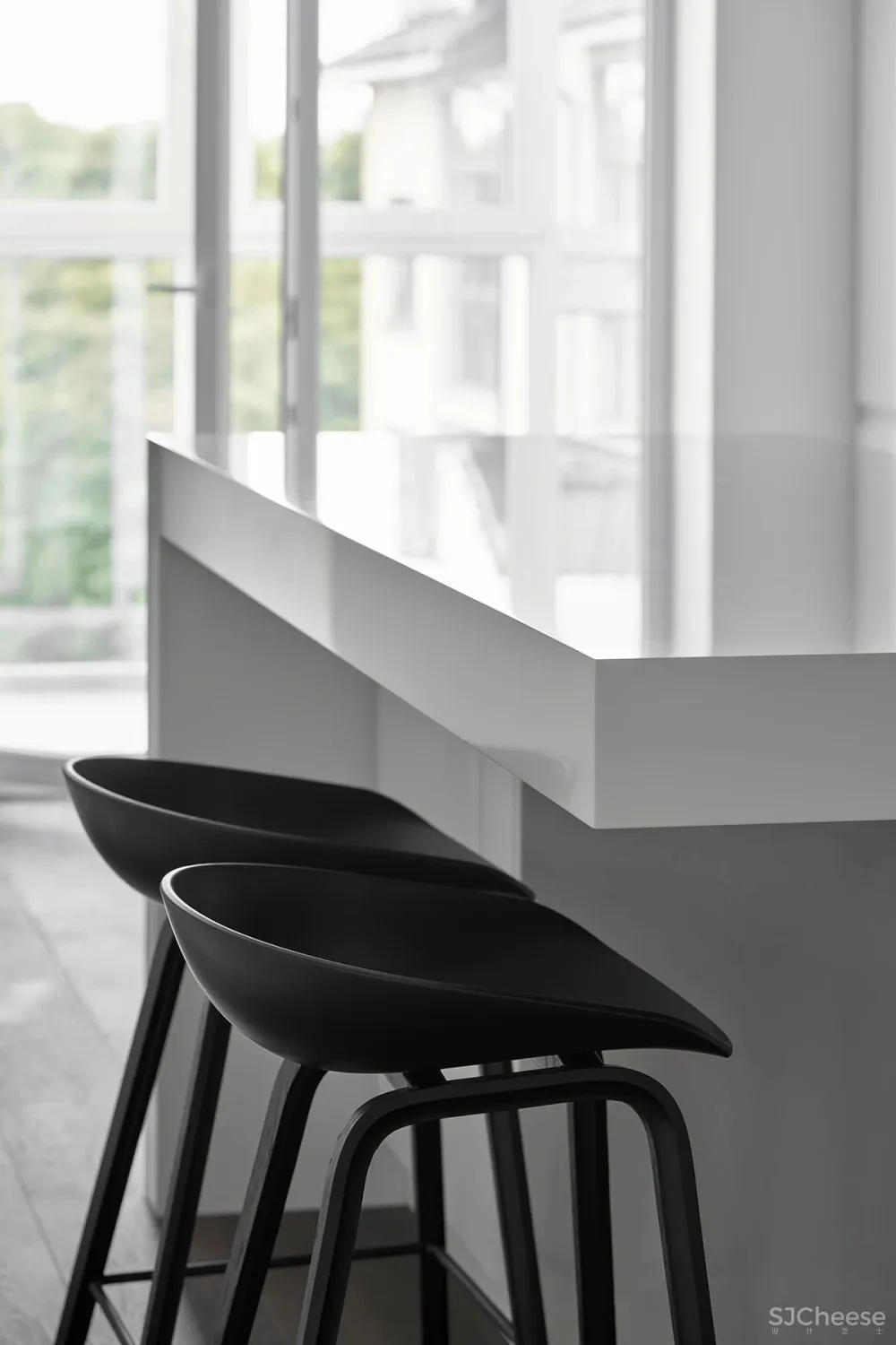 130㎡ 的简约阁楼,白砖墙也可以很高级