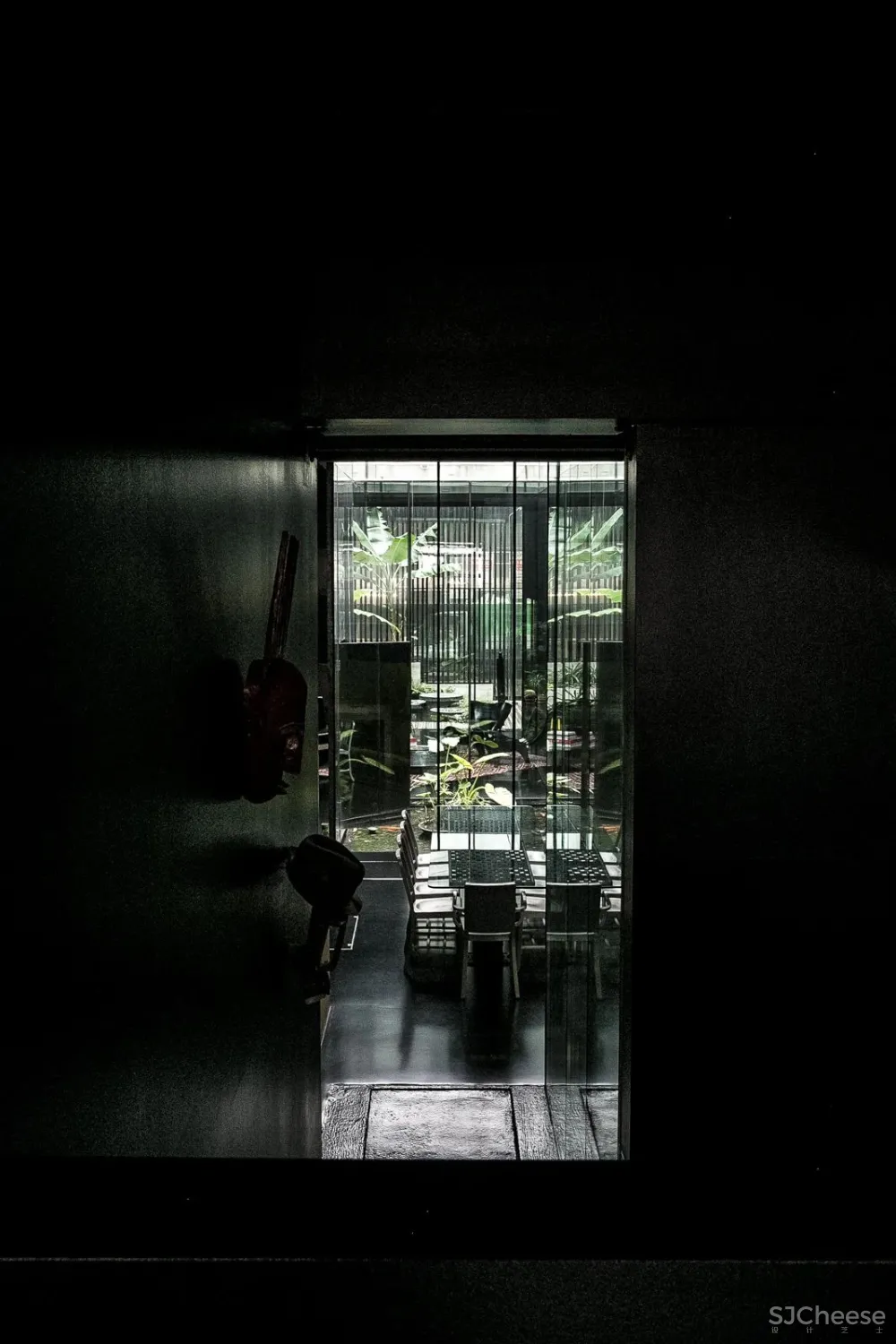 他十七年前设计的老房,现在五千万成交,这设计是真黑