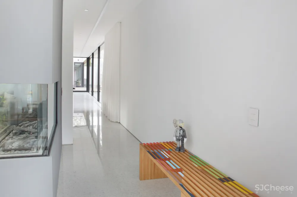 418㎡ 建筑师之家,在树林里探索极简主义美学