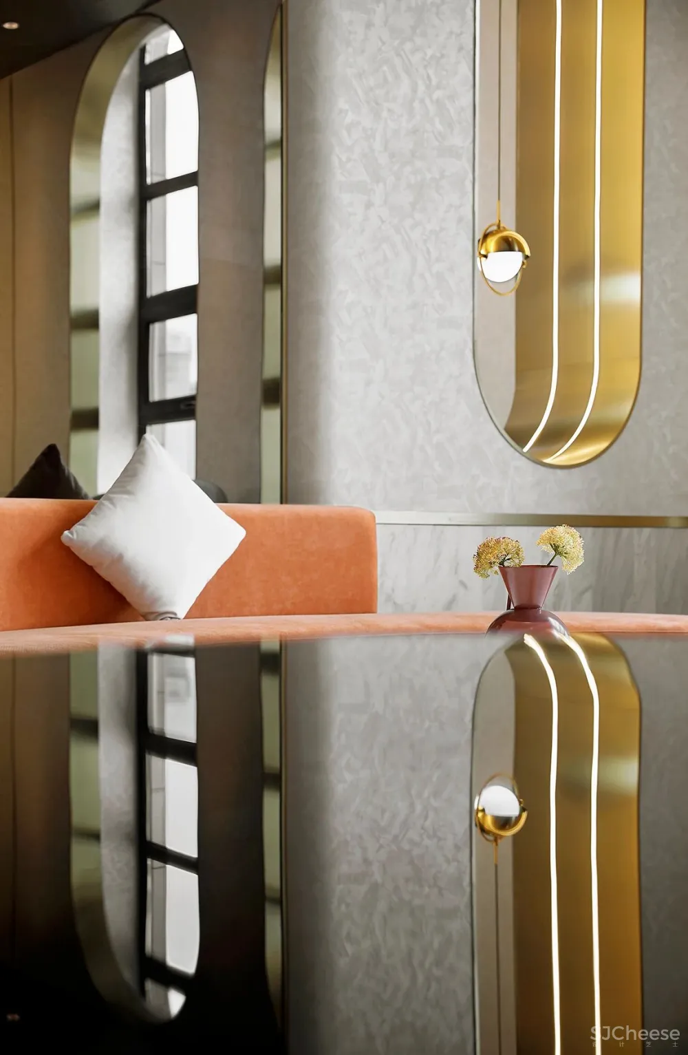 金与蓝点缀的灵动空间,唤起新与旧的时光对话