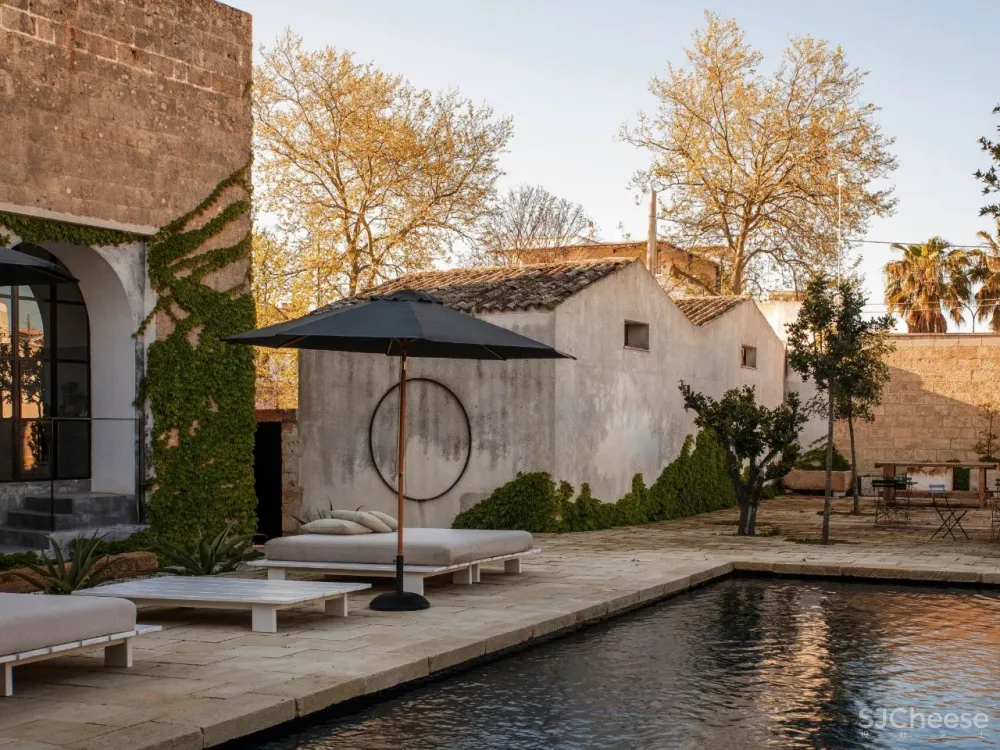 159 年历史的遗迹艺术酒店,收藏了极简、侘寂、巴洛克、拜占庭等风格!