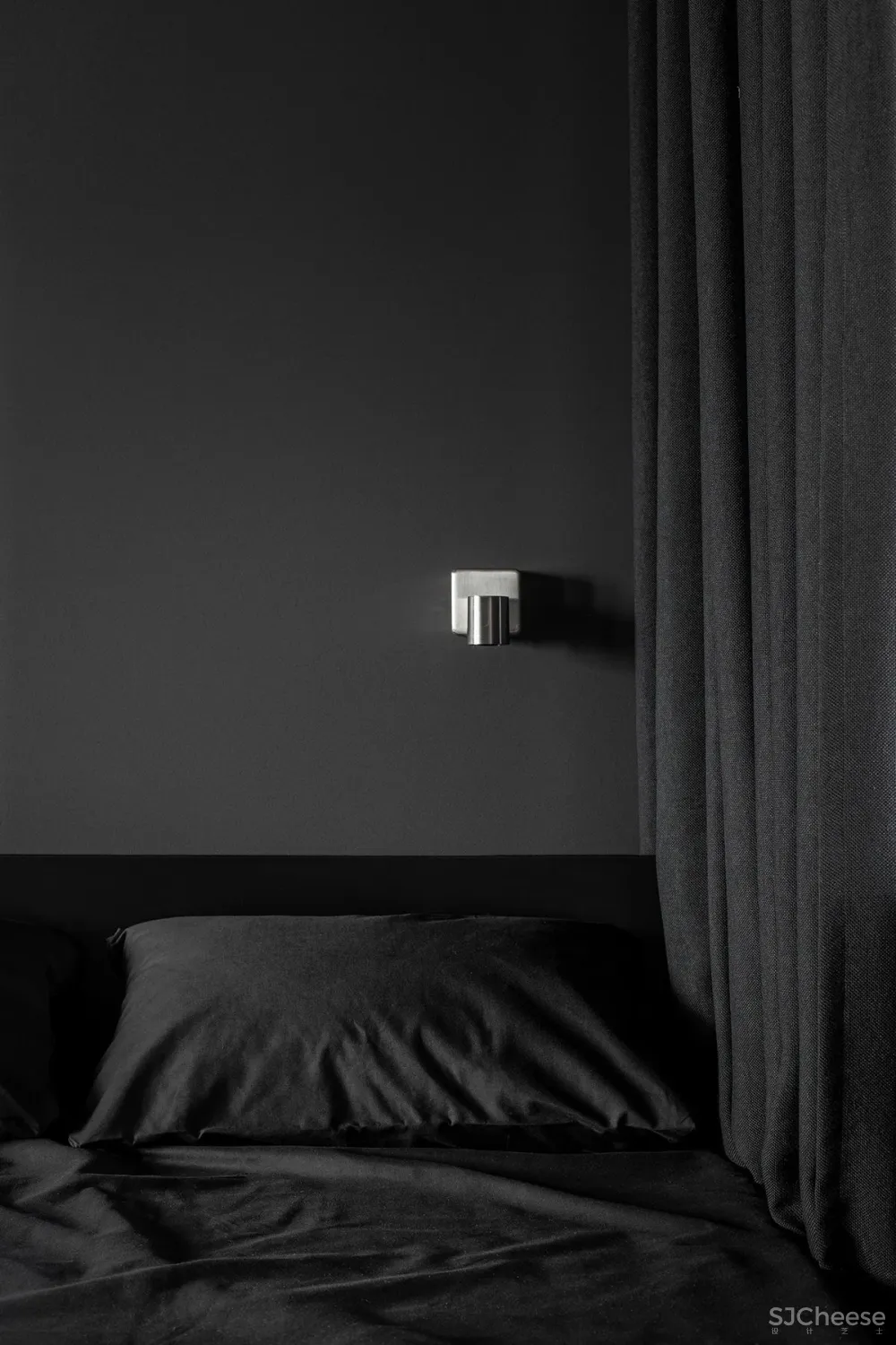 43㎡黑色小户型住宅,网友:这才叫一个人的豪宅!