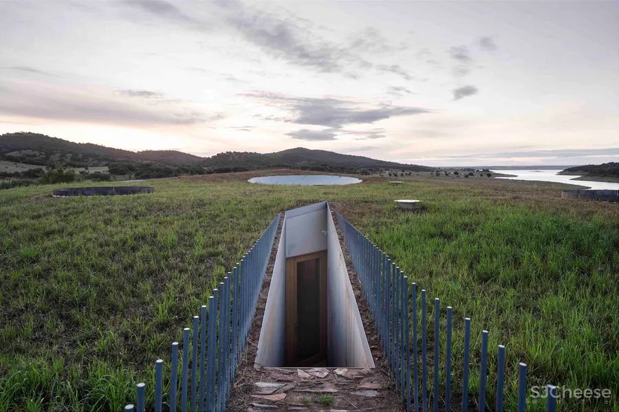 乡下民宿越做越精致，它们却反其道而行：越简陋越高级