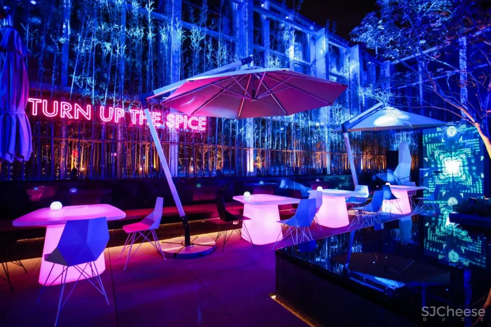 2020年10月17日 骚到爆的成都W酒店盛大开业!最新艳照曝光!