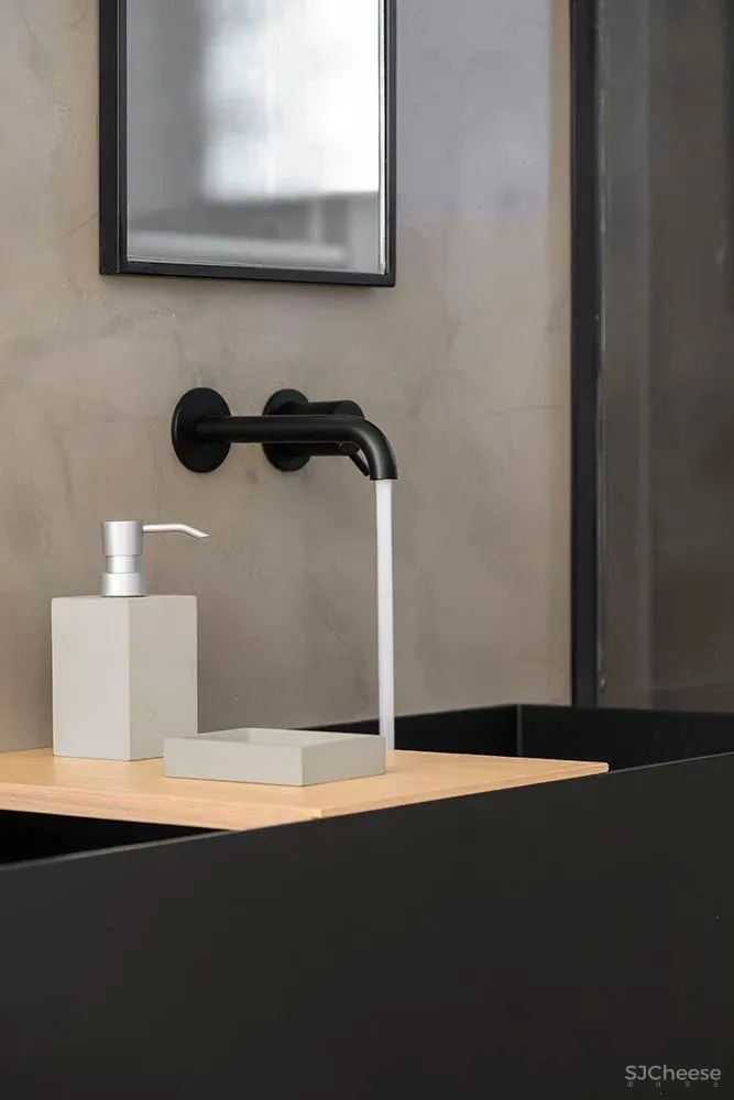 极致白与原木诠释的极简主义 Susanna Cots新作