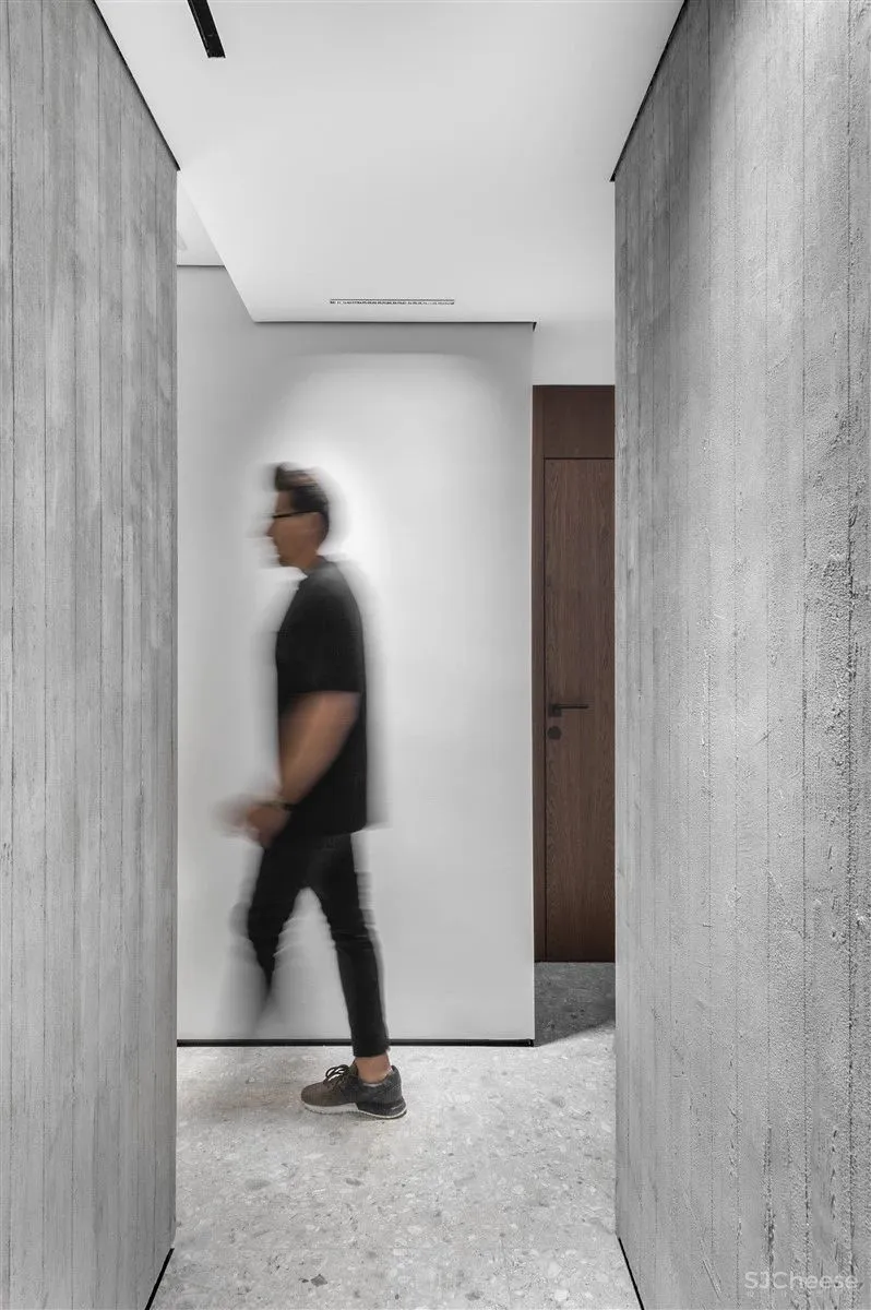 170㎡顶层复式,极简轻奢!