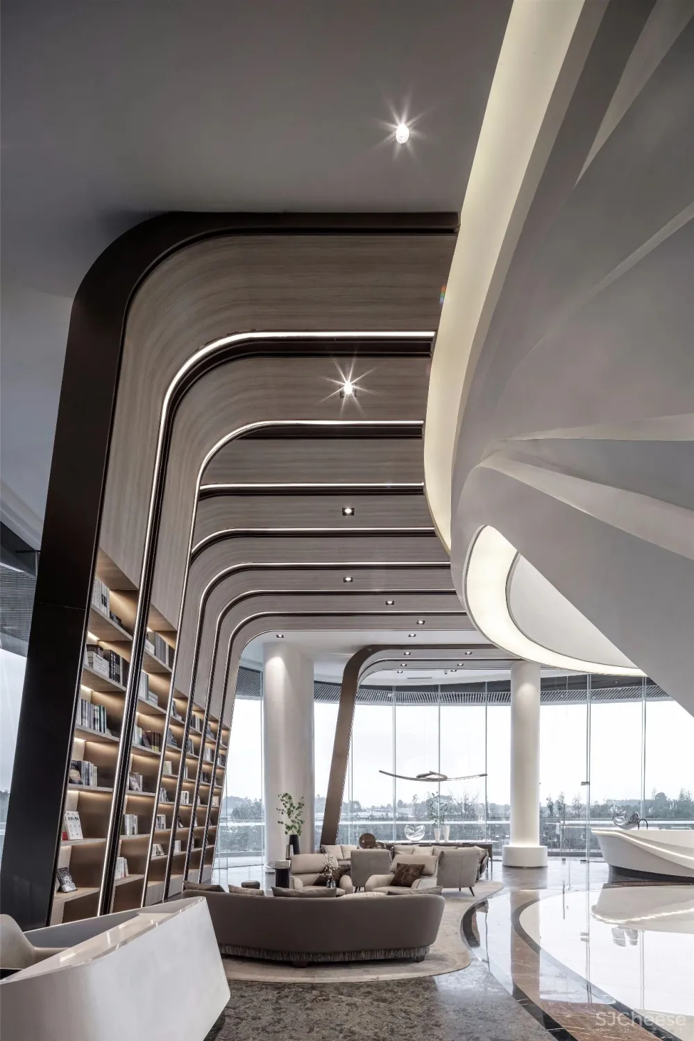 凌子达新作 星云流动的空间