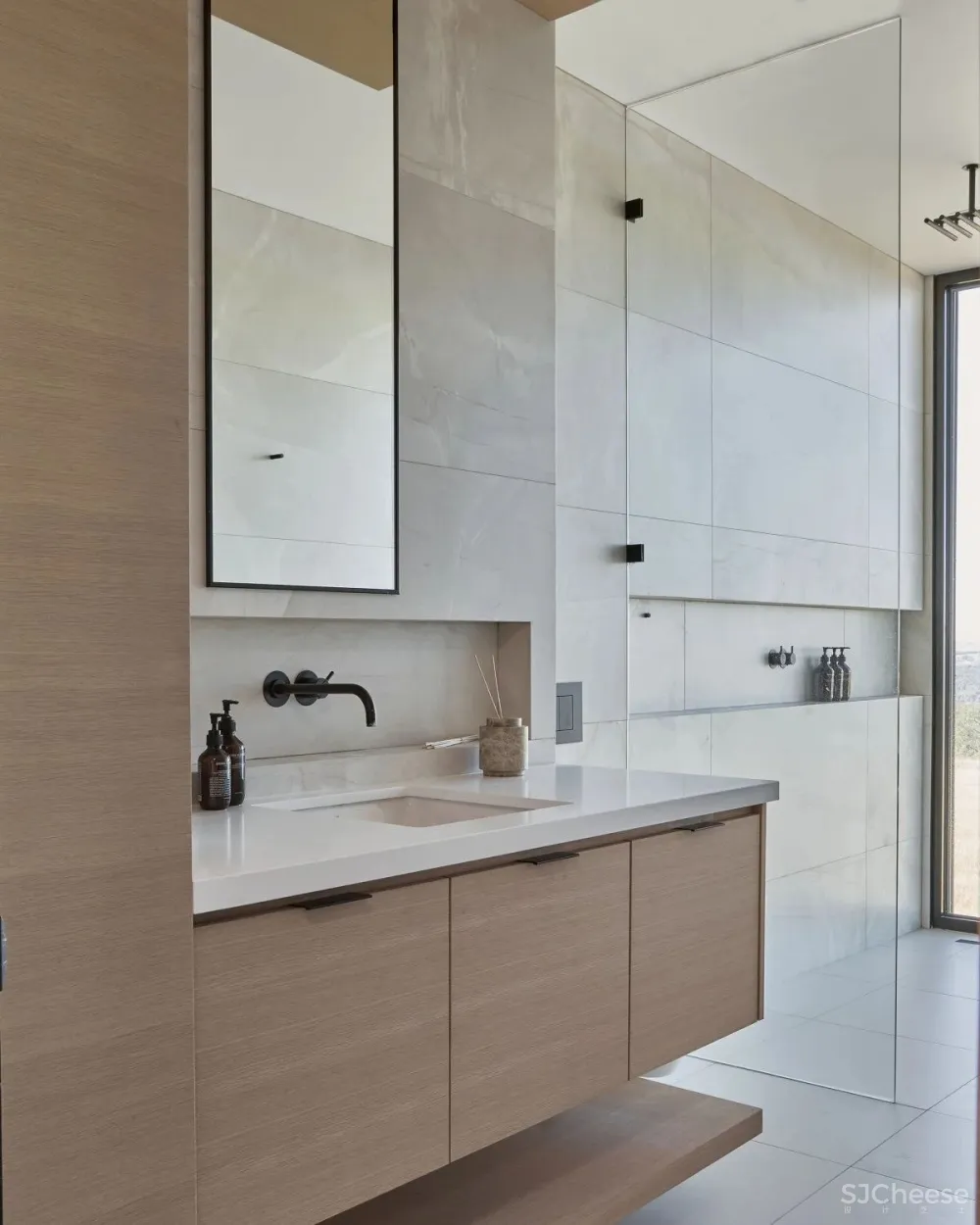 坐拥自然景观的当代住宅，如此的惬意人居！ Kim Lambert