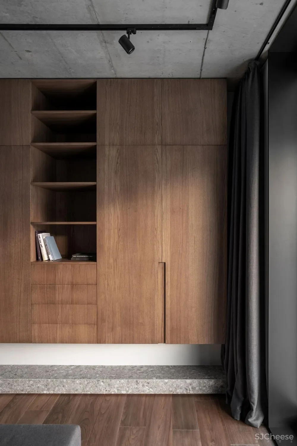 99㎡四居室,夫妻企业家,一人一间办公室!