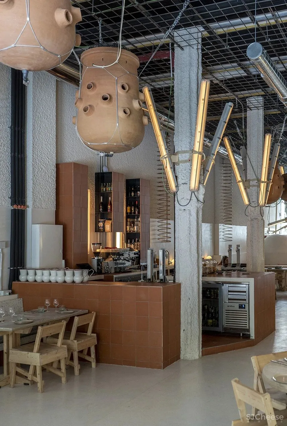 空间再构 西班牙Mo de Movimiento餐厅