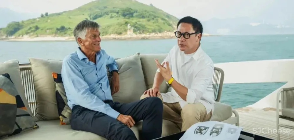 梁志天新作 海上别墅:游艇Sanlorenzo SX88室内设计