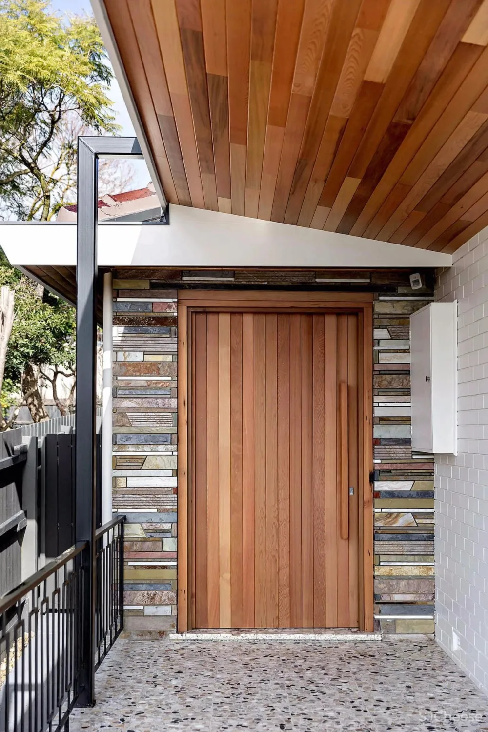 自然温感·雪松豪宅