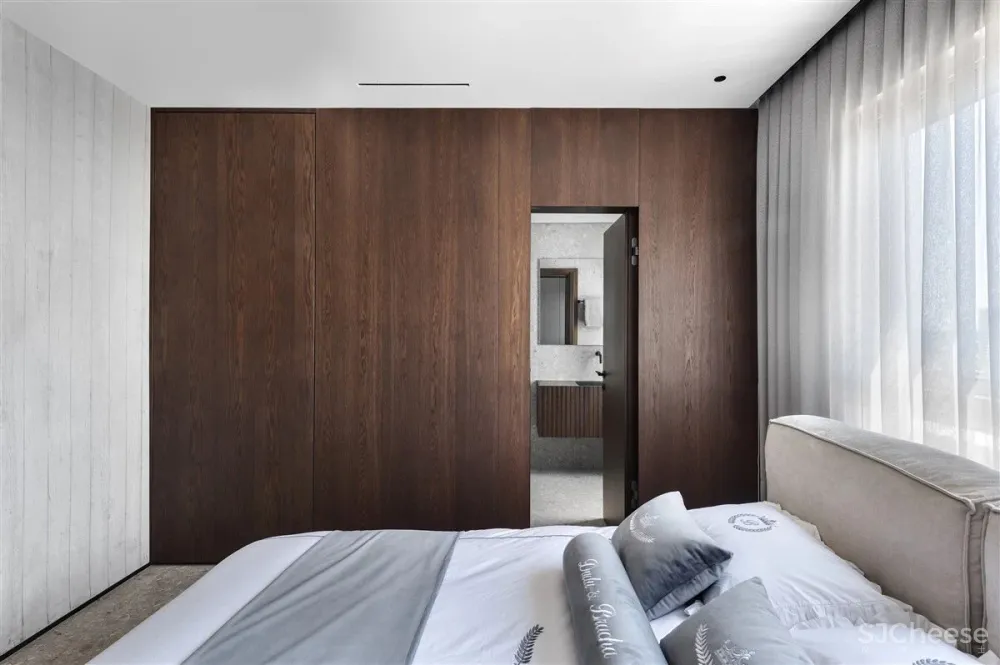 170㎡顶层复式,极简轻奢!