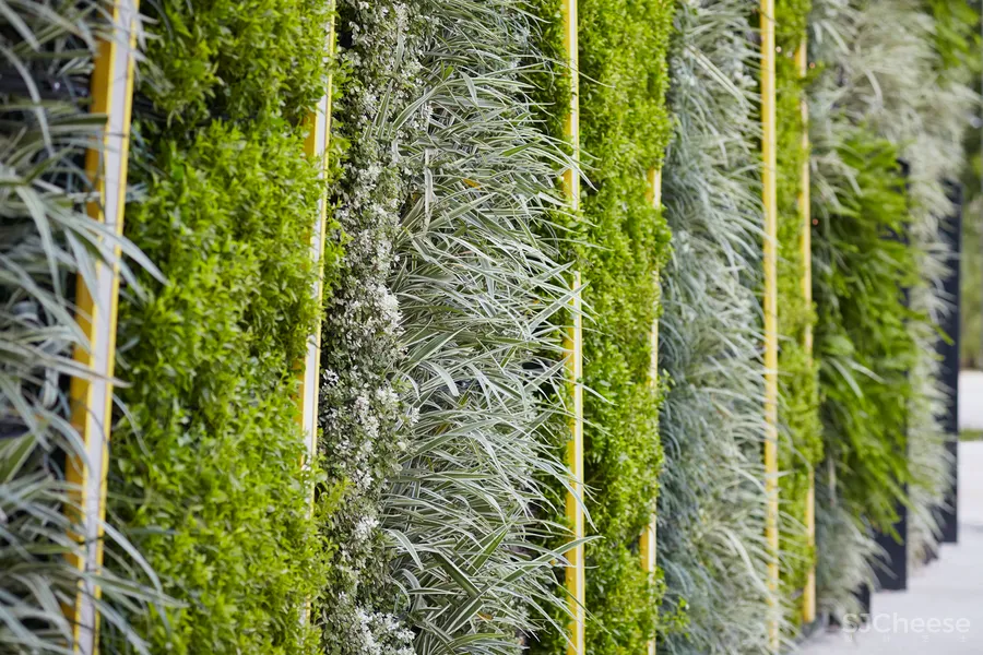 麦当劳第一家全球旗舰餐厅开幕!看似「简易」的设计,却能全靠自己发电