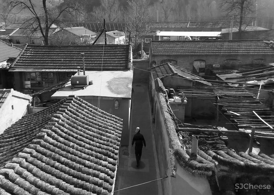 北京这栋沉静百年的老宅没有爆改,却把过道运用得淋漓尽致!