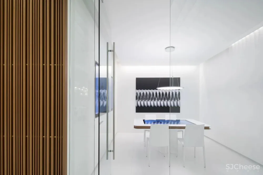 温哥华这个户型怪异的豪华公寓，示范了住宅楼也能成为地标