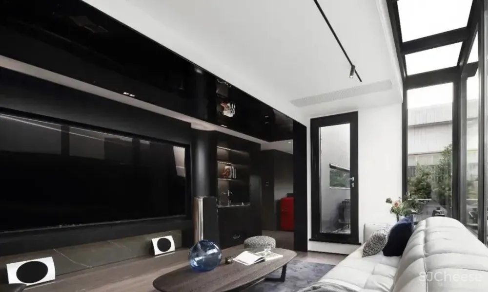 240㎡复式低干预痕迹的设计,在黑白色调中体现高级感 匠人筑语空间设计工作室