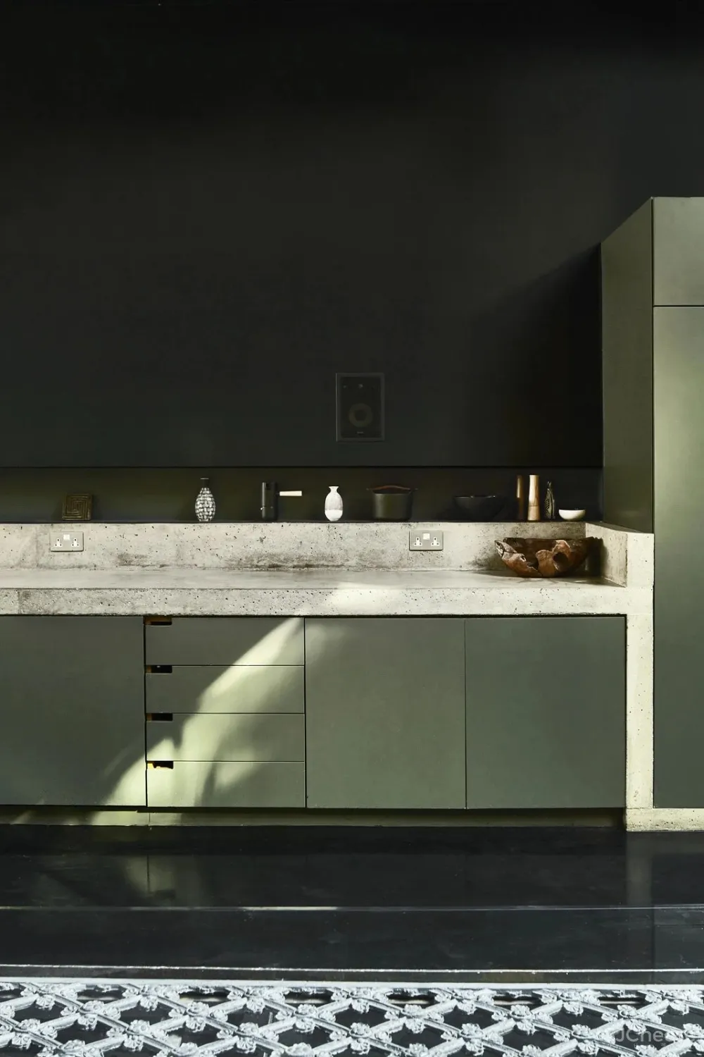 他十七年前设计的老房,现在五千万成交,这设计是真黑