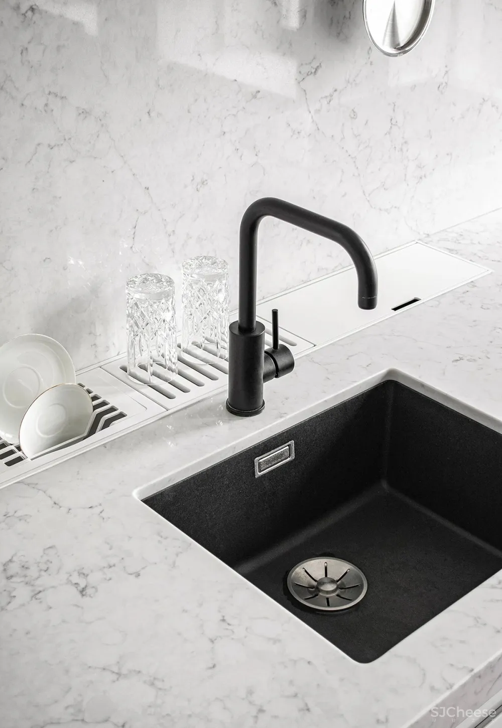 114㎡ 老房翻新,起居室加个“盒子”瞬间多出两间房