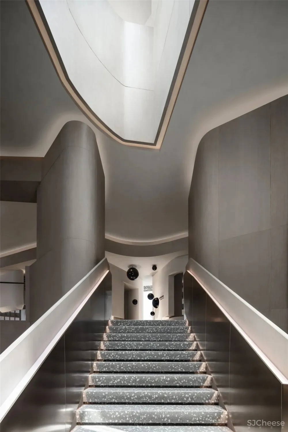 唐忠汉｜用峡谷云梯搭建一座媲美艺术生活馆的营销中心