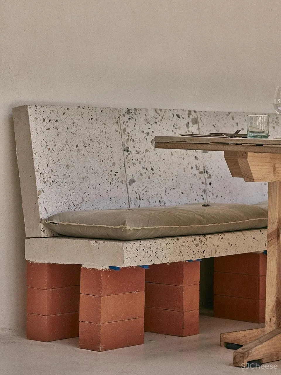 空间再构 西班牙Mo de Movimiento餐厅