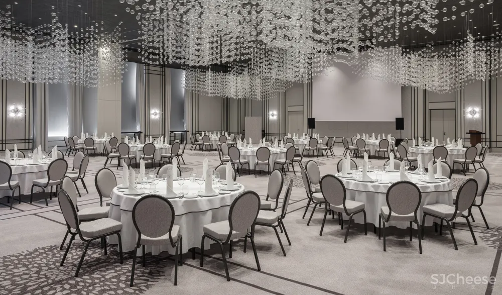 百年医院爆改五星级酒店,历史建筑表皮下,内里却这么前卫时尚