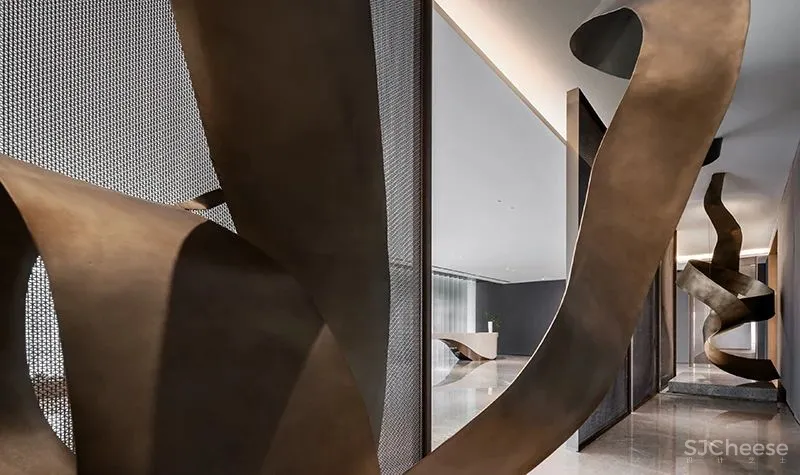 以简驭繁,线形空间里的“光”之美学!