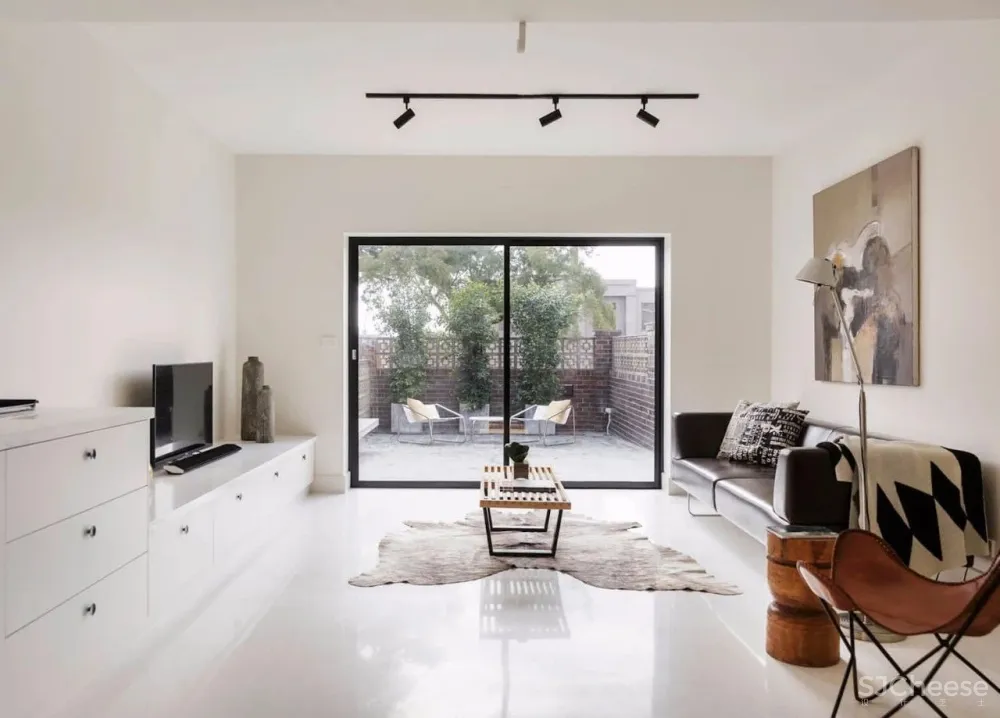 自然温感·雪松豪宅