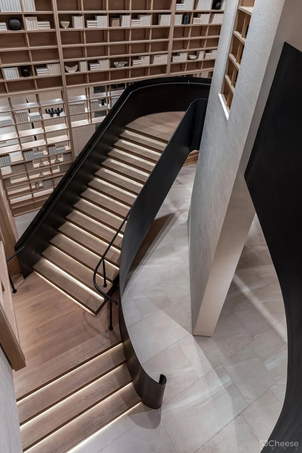 重庆滨江边的“时光之轮” 元禾大千