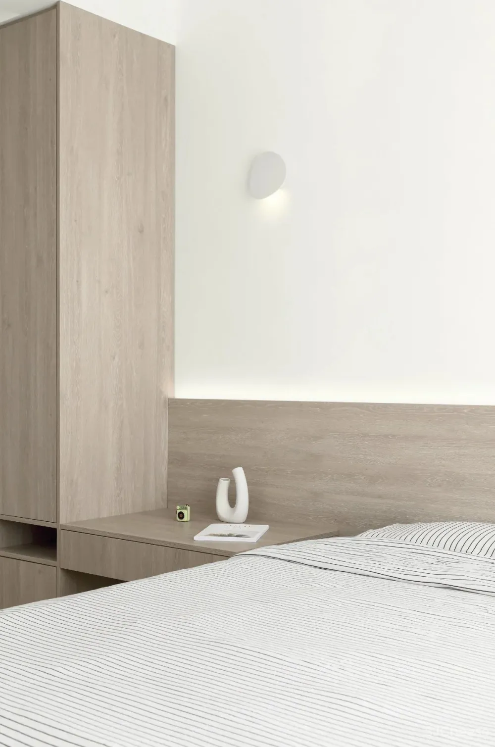 浅麻色 纯白色，简洁舒适的空间美感 清和一舍