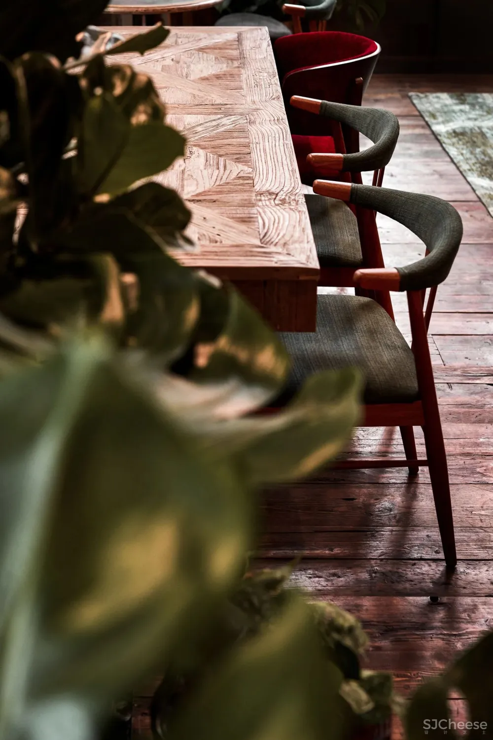 旧仓库爆改小酒馆，太有气氛了