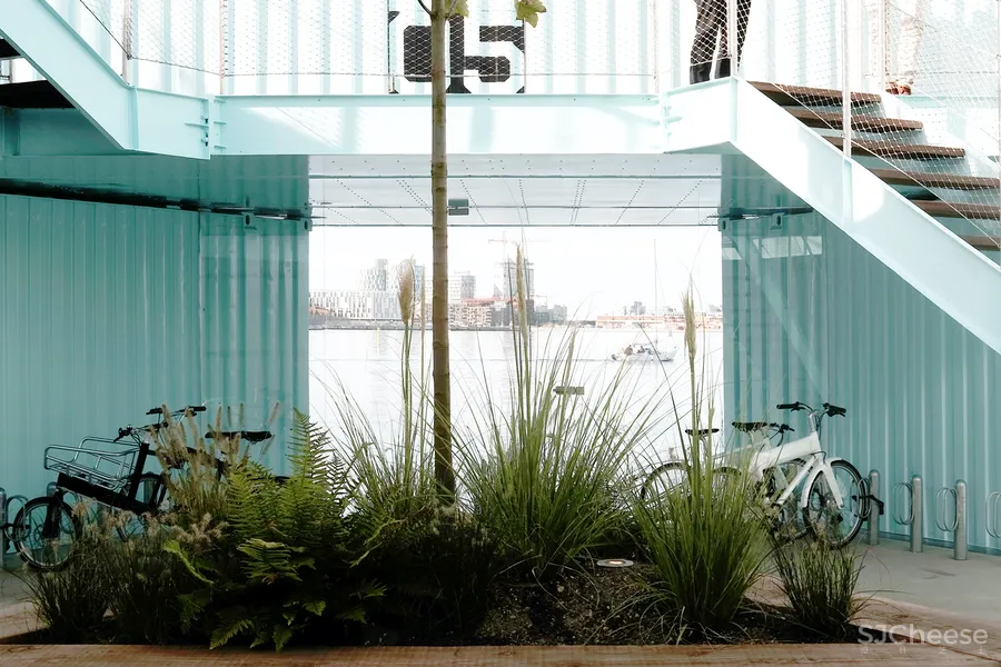 大B哥的私宅曝光,一家人竟然住在船上?这设计真有格调!