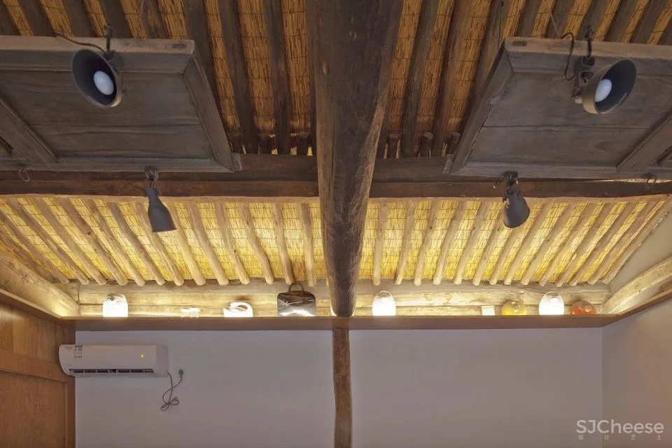 北京这栋沉静百年的老宅没有爆改,却把过道运用得淋漓尽致!