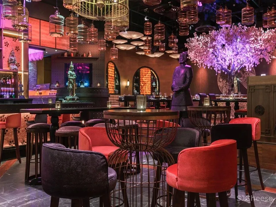 百年医院爆改五星级酒店,历史建筑表皮下,内里却这么前卫时尚