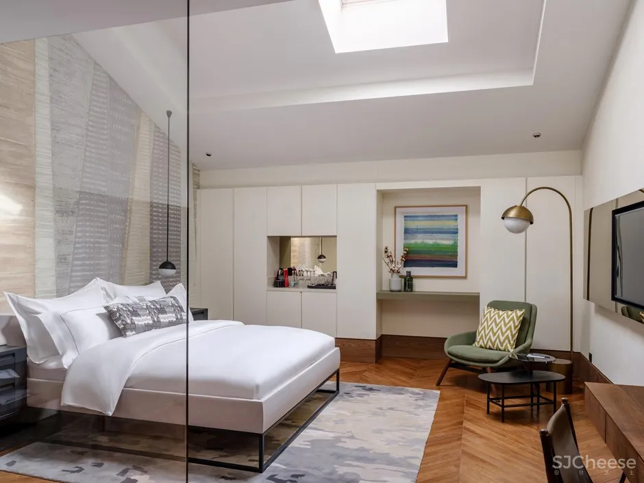 百年医院爆改五星级酒店,历史建筑表皮下,内里却这么前卫时尚