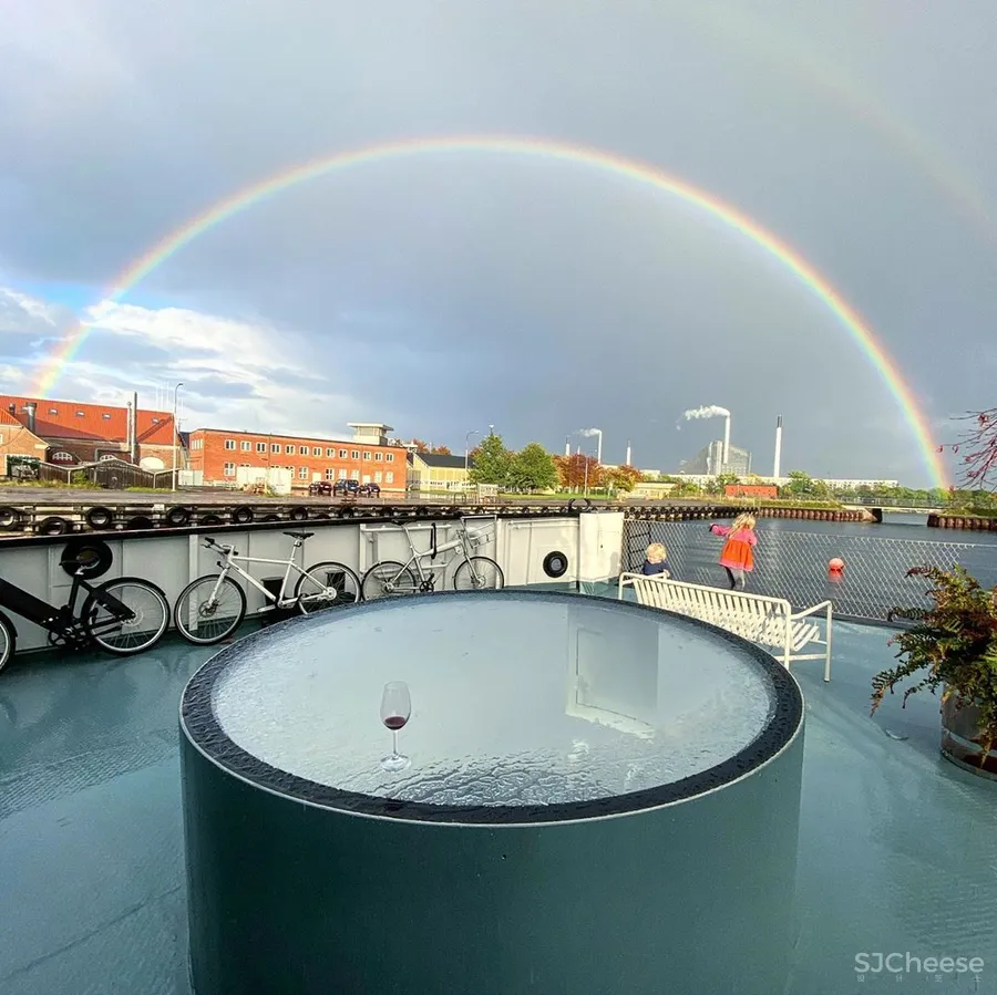 大B哥的私宅曝光,一家人竟然住在船上?这设计真有格调!