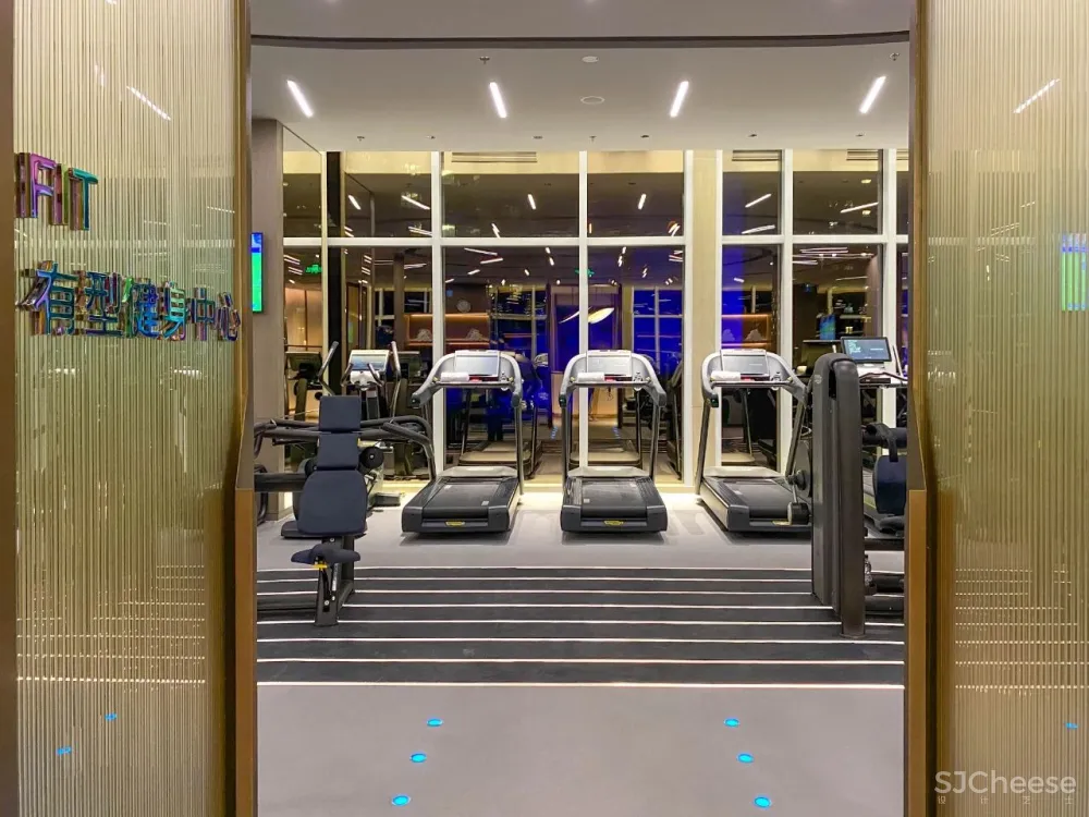 2020年10月17日 骚到爆的成都W酒店盛大开业!最新艳照曝光!